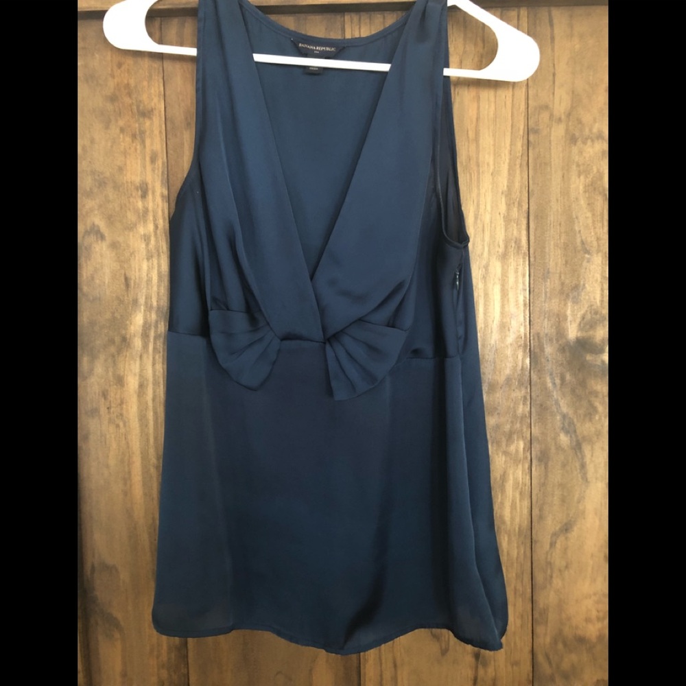 Banana Republic satin sleeveless top Small